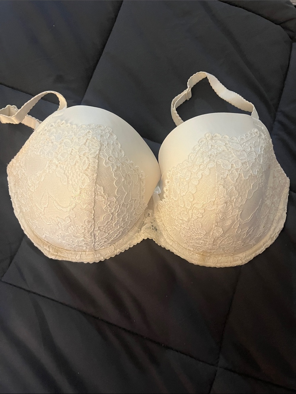 Victoria's Secret Ivory Lace Padded Underwire Bra